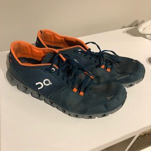 Men’s ON tennis shoes. Size 10.5